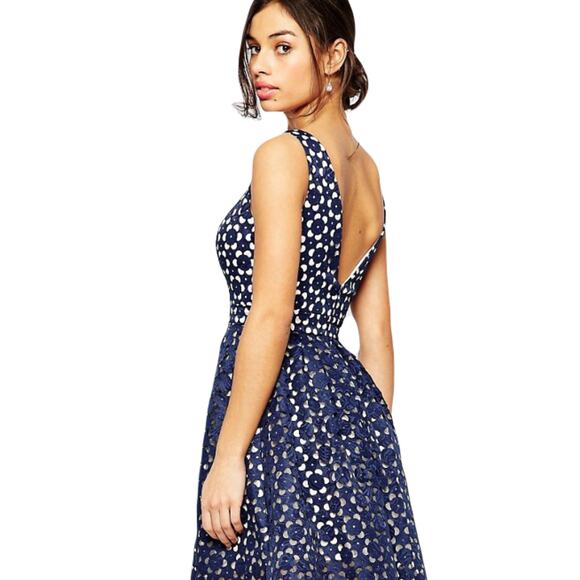 NWOT CHI CHI LONDON Dress S Floral-Eyelet Overlay-Mesh Fit&Flare Navy Layered